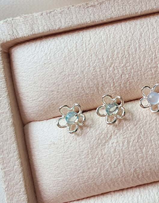 [92.5 Silver] Daisy Silver Earrings-Holiholic