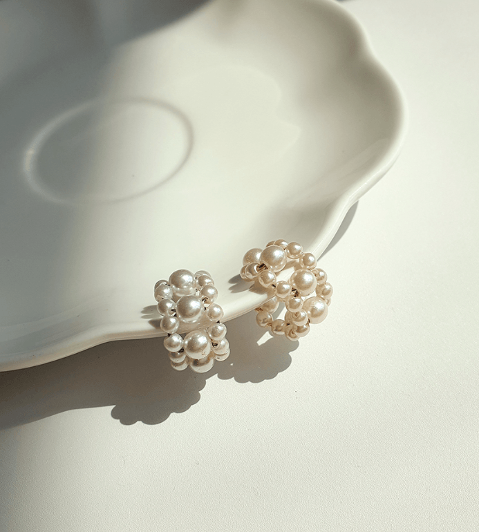 Daily Pearl Ear Cuff – Earrings by HH Jewelry l HOLIHOLIC Main image