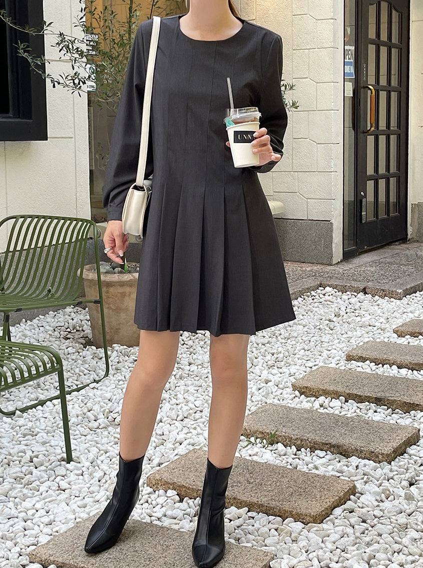 Minimal Front Pleats Mini Dress-Holiholic