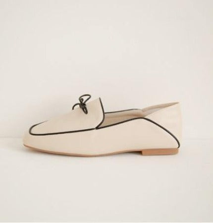 Line Point Flat Loafer Secondary image