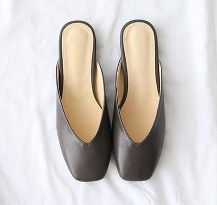 Crayon V cut mules - HOLIHOLIC