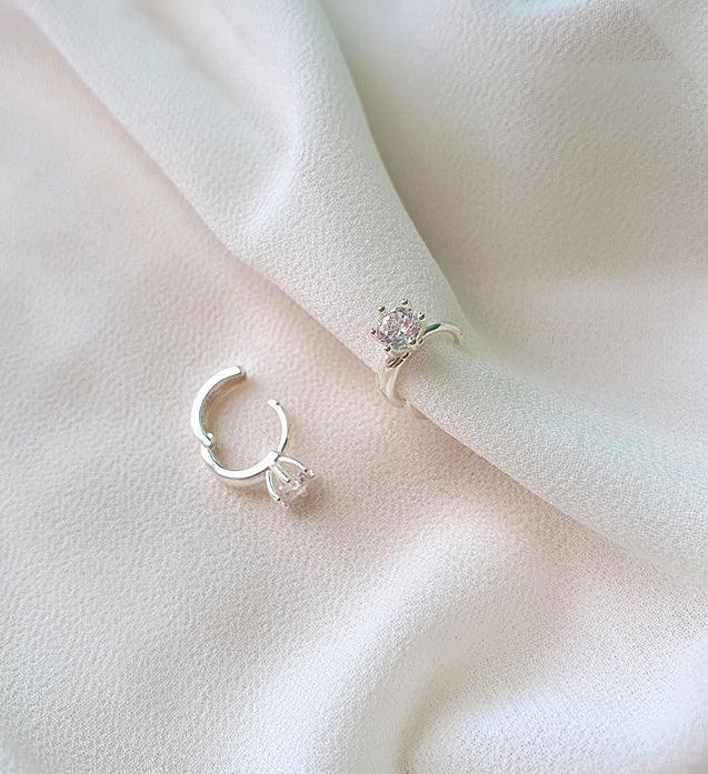 [92.5 Silver] Cubic Crown Hoop Earrings - HOLIHOLIC Main image