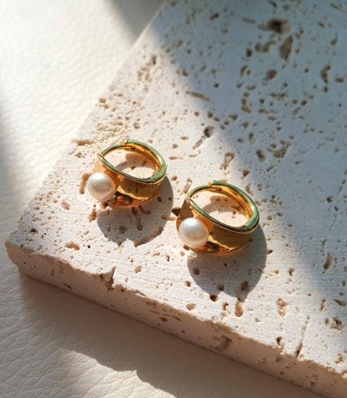 [92.5 Silver] Fresh Water Pearl Point Earrings - HOLIHOLIC