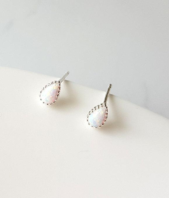 [92.5 Silver] Opal & Silver Minimal Earrings - HOLIHOLIC