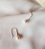 [92.5 Silver] Pearl Hook Earrings - HOLIHOLIC