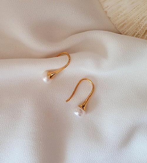 [92.5 Silver] Pearl Hook Earrings - HOLIHOLIC