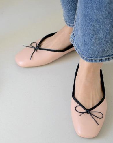 Black Bow Point Flats - HOLIHOLIC