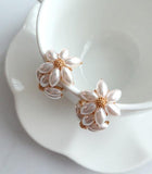 Curve Lotus Pearl Earrings - HOLIHOLIC