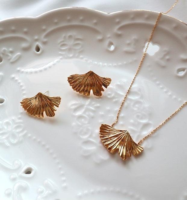 Golden Leaf Earrings & Necklace - HOLIHOLIC