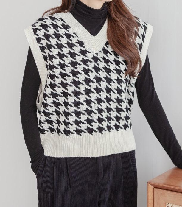 Houndstooth V Neck Vest The best Knits – HOLIHOLIC