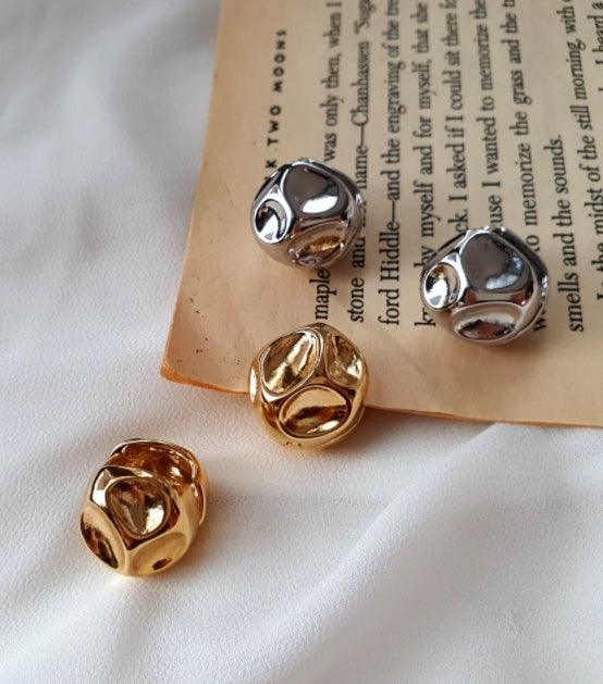 Modern Circle Huggie Hoop Earrings - HOLIHOLIC Main image