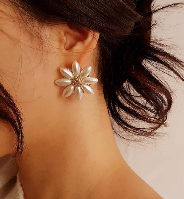 Pearl Daisy Stud Earrings Secondary image