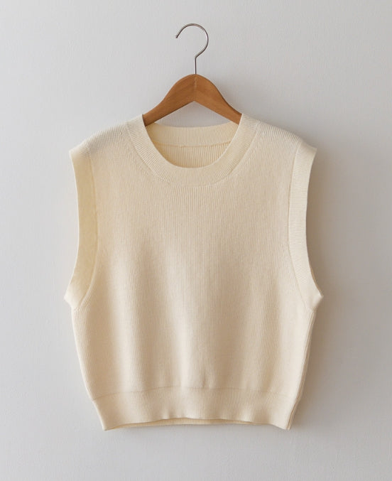 Round Neck Crop Knit Vest-Holiholic