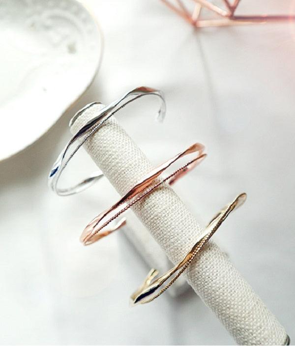 Wavy Double Bangle - HOLIHOLIC Main image